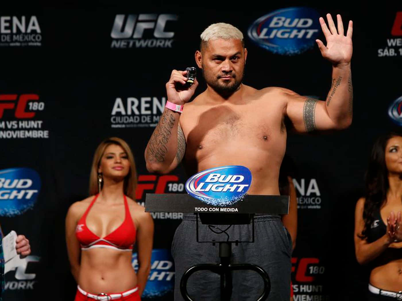 Mark Hunt Ufc Fight Night Background