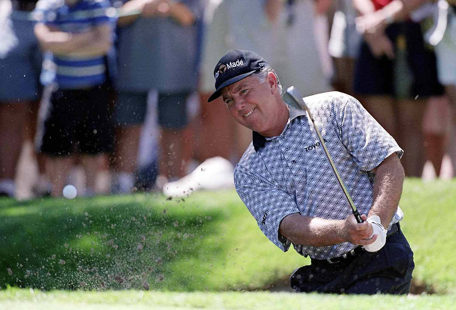 Mark O'meara Striking Golf Ball Background