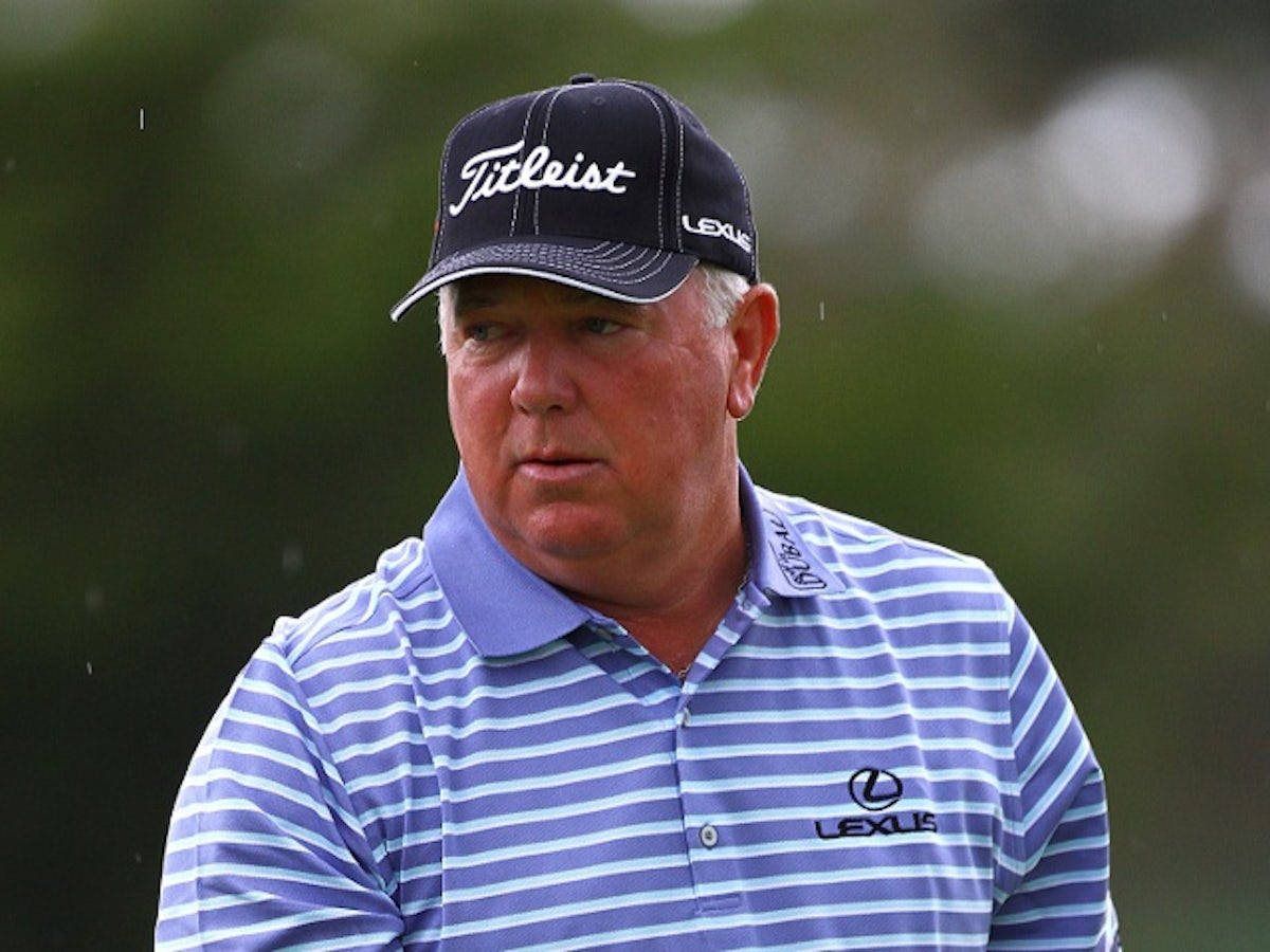 Mark O'meara Wearing Lexus Shirt And Cap Background