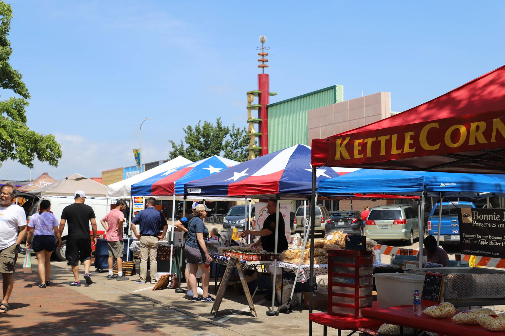 Market At Downtown Garland Background