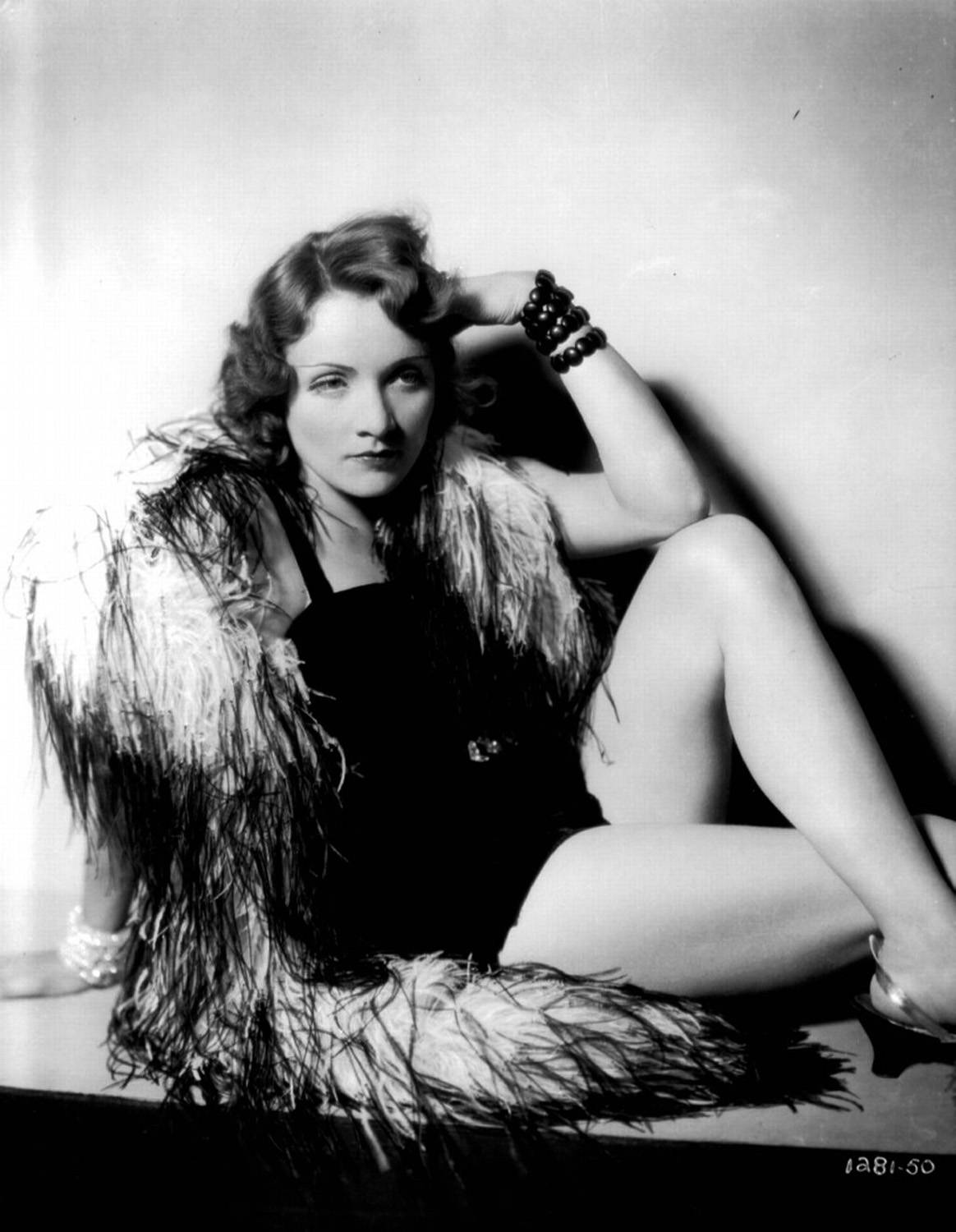 Marlene Dietrich Cabaret Outfit Background