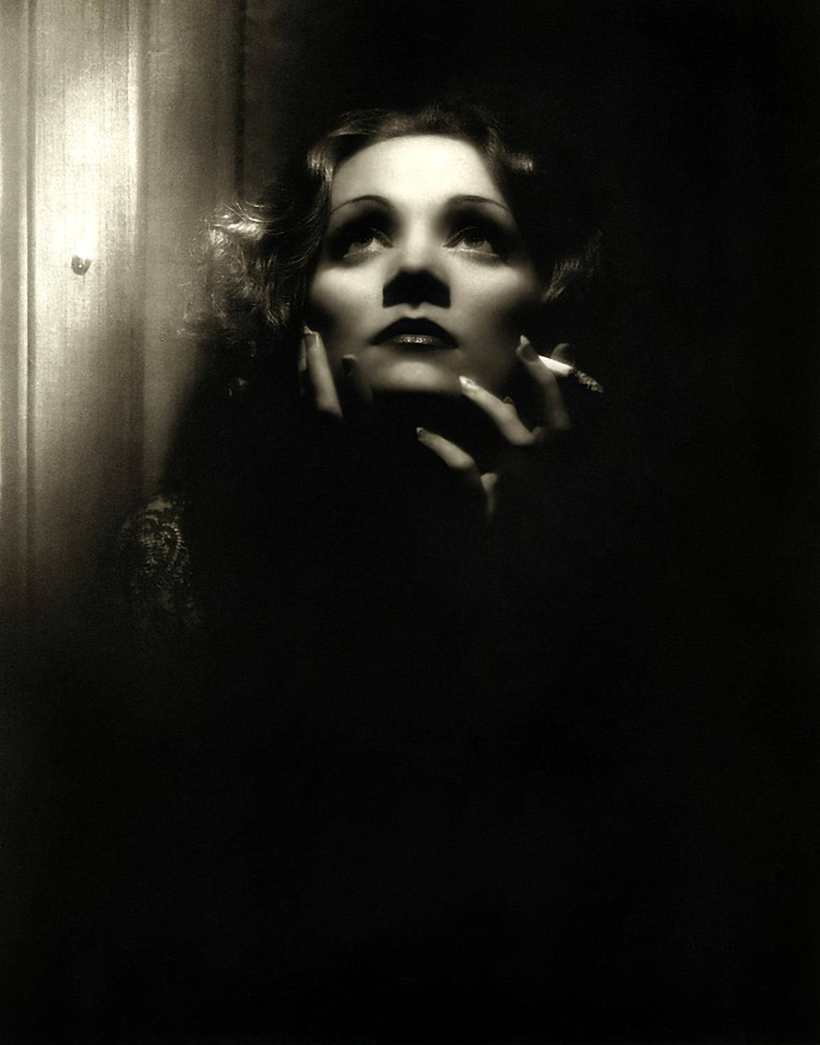 Marlene Dietrich Dim Lighting Background