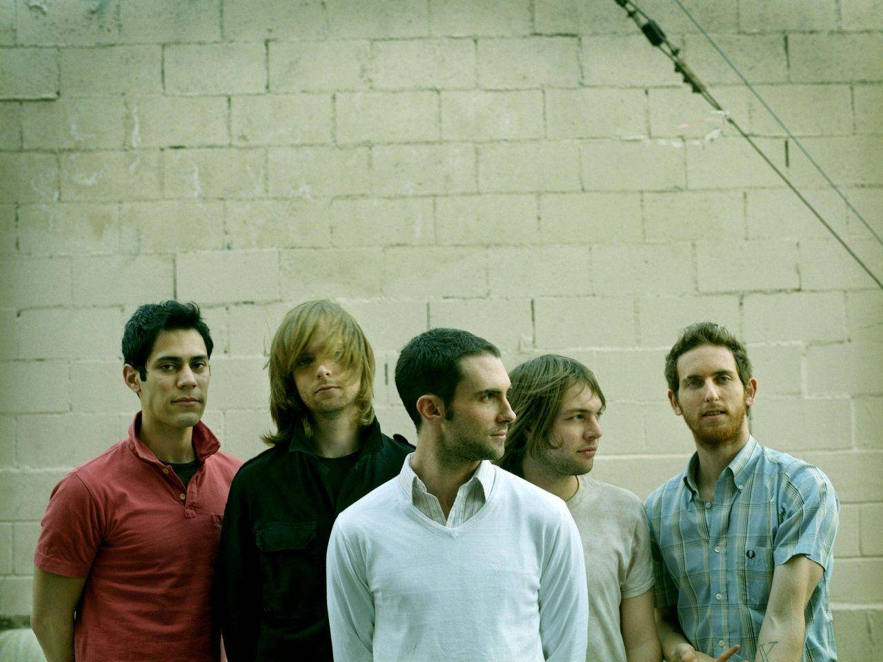 Maroon 5 White Brick Wall Background