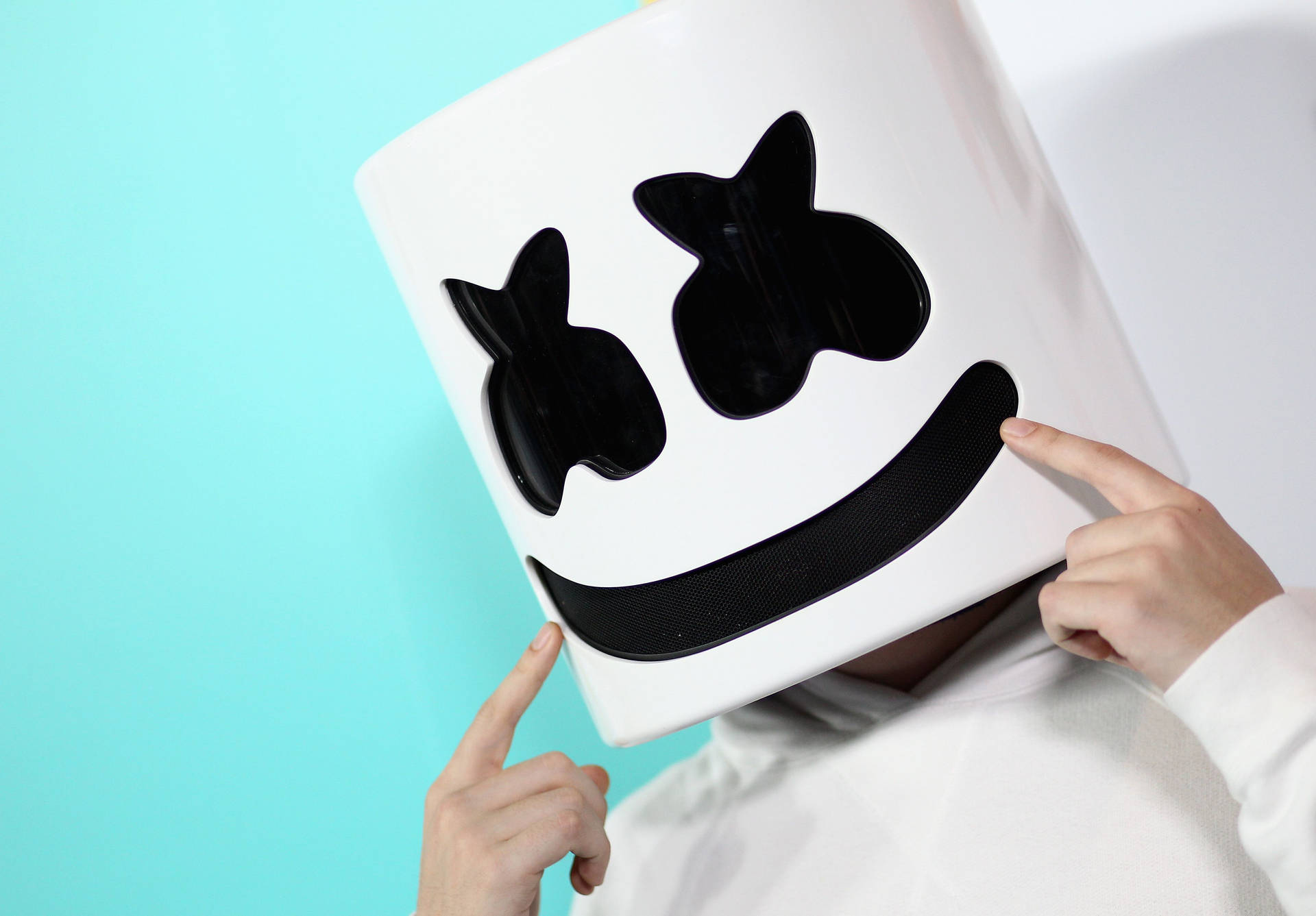 Marshmallow Dj Smiley Mask Background