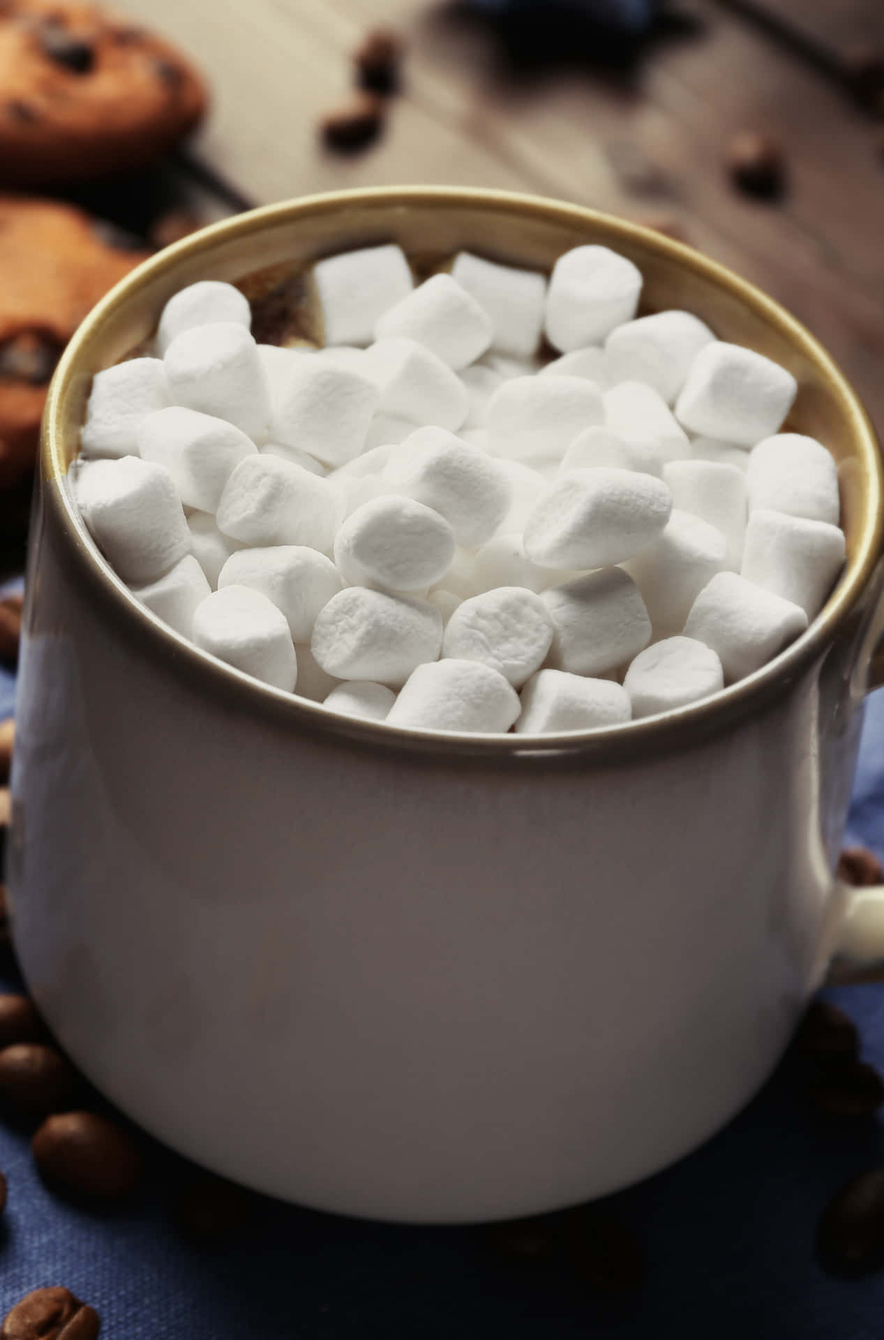 Marshmallows In A Cup With Coffee And Cookies Background