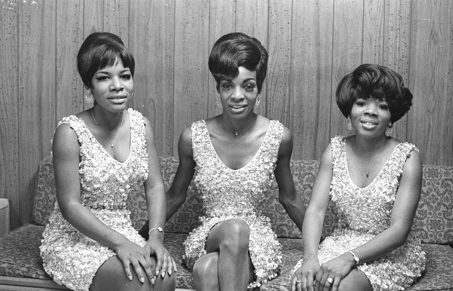 Martha And The Vandellas Iconic Singers Background