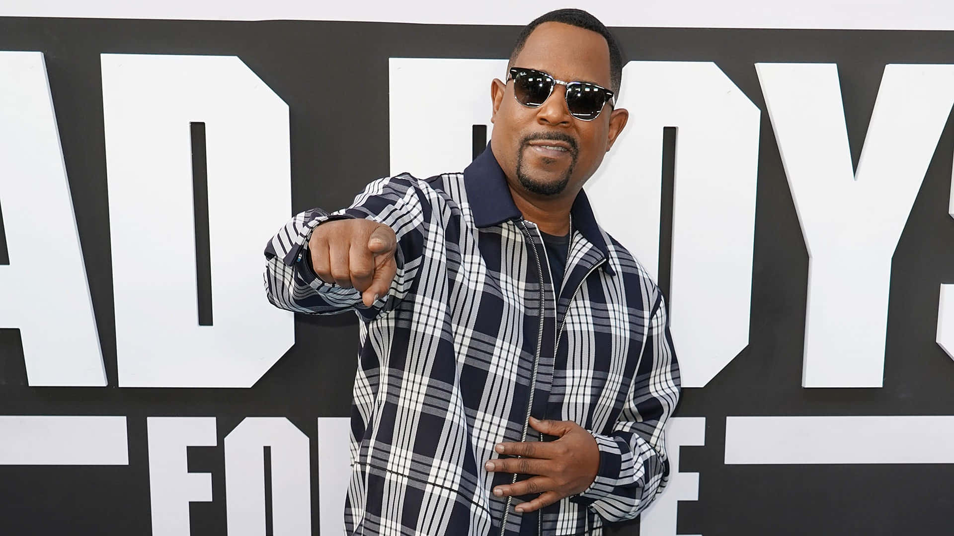 Martin Lawrence Background