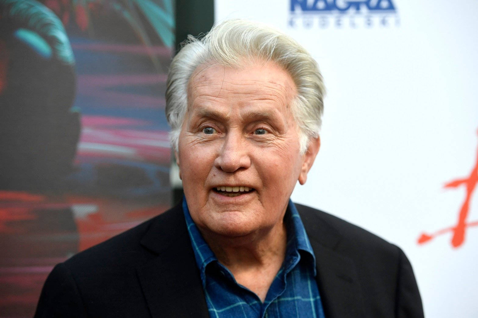 Martin Sheen At 'apocalypse Now: Final Cut' Premier Background