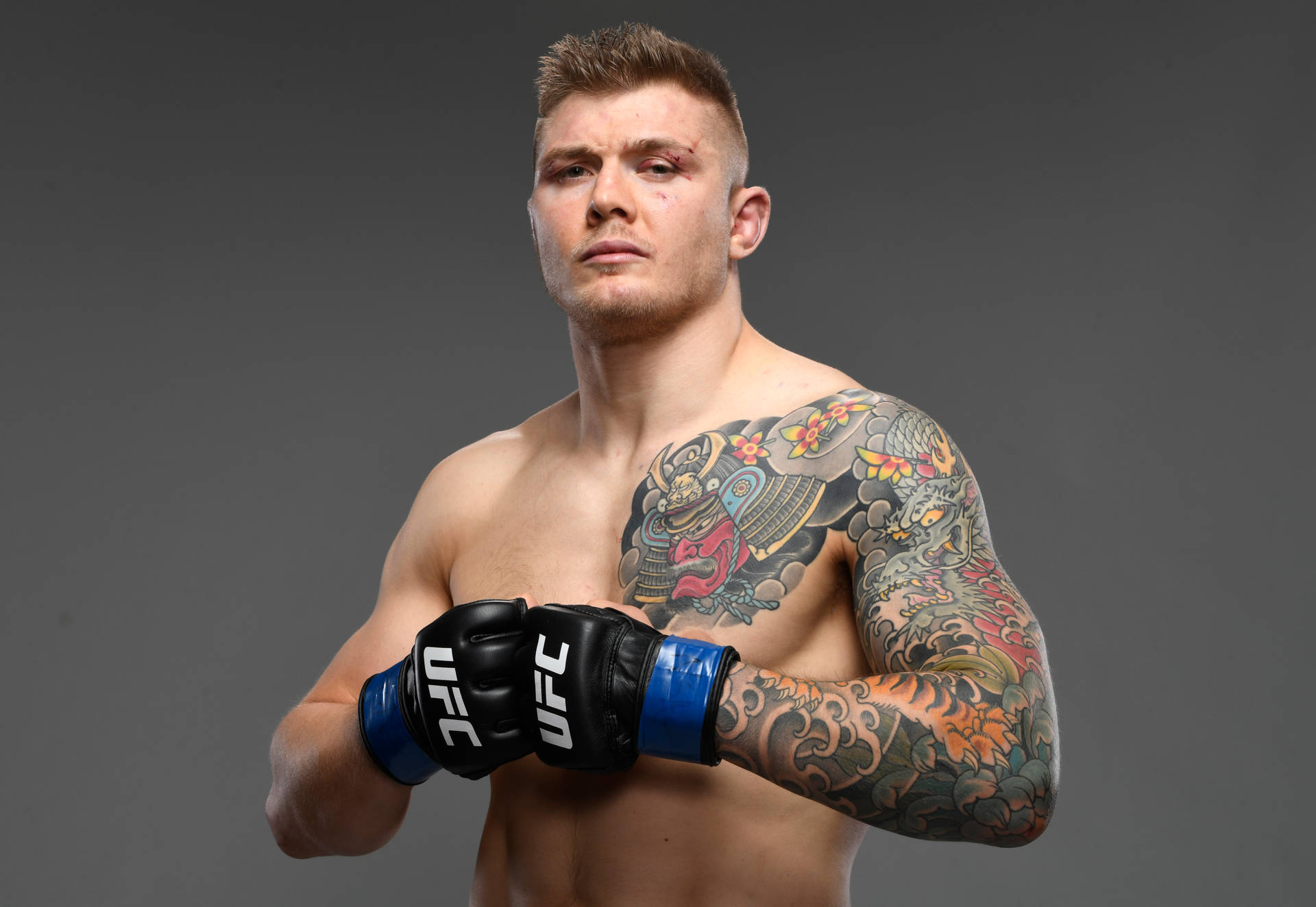 Marvin Vettori With Ufc Gloves