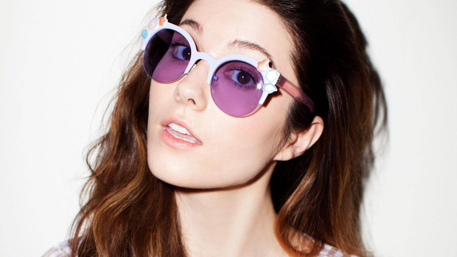 Mary Elizabeth Winstead In Purple Sunglasses Background