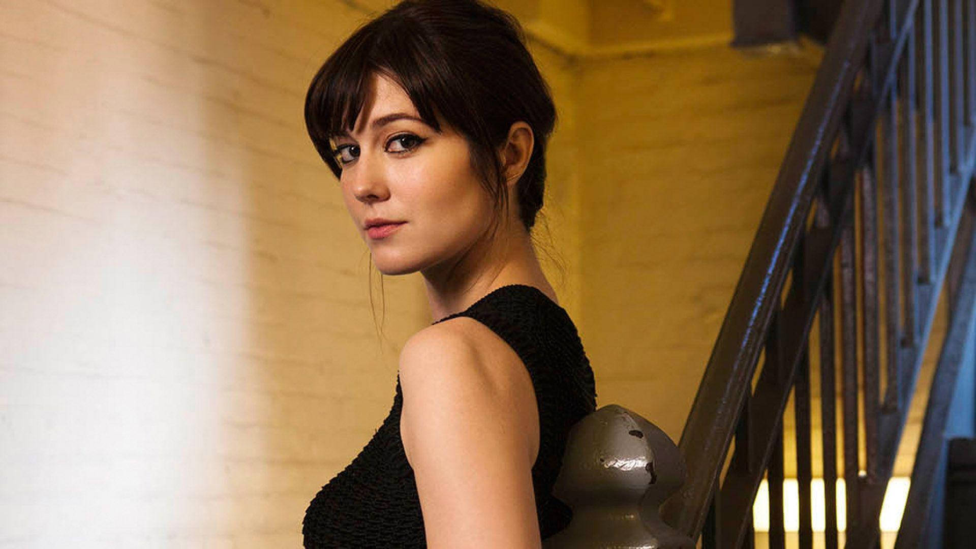 Mary Elizabeth Winstead Photo Shoot Background