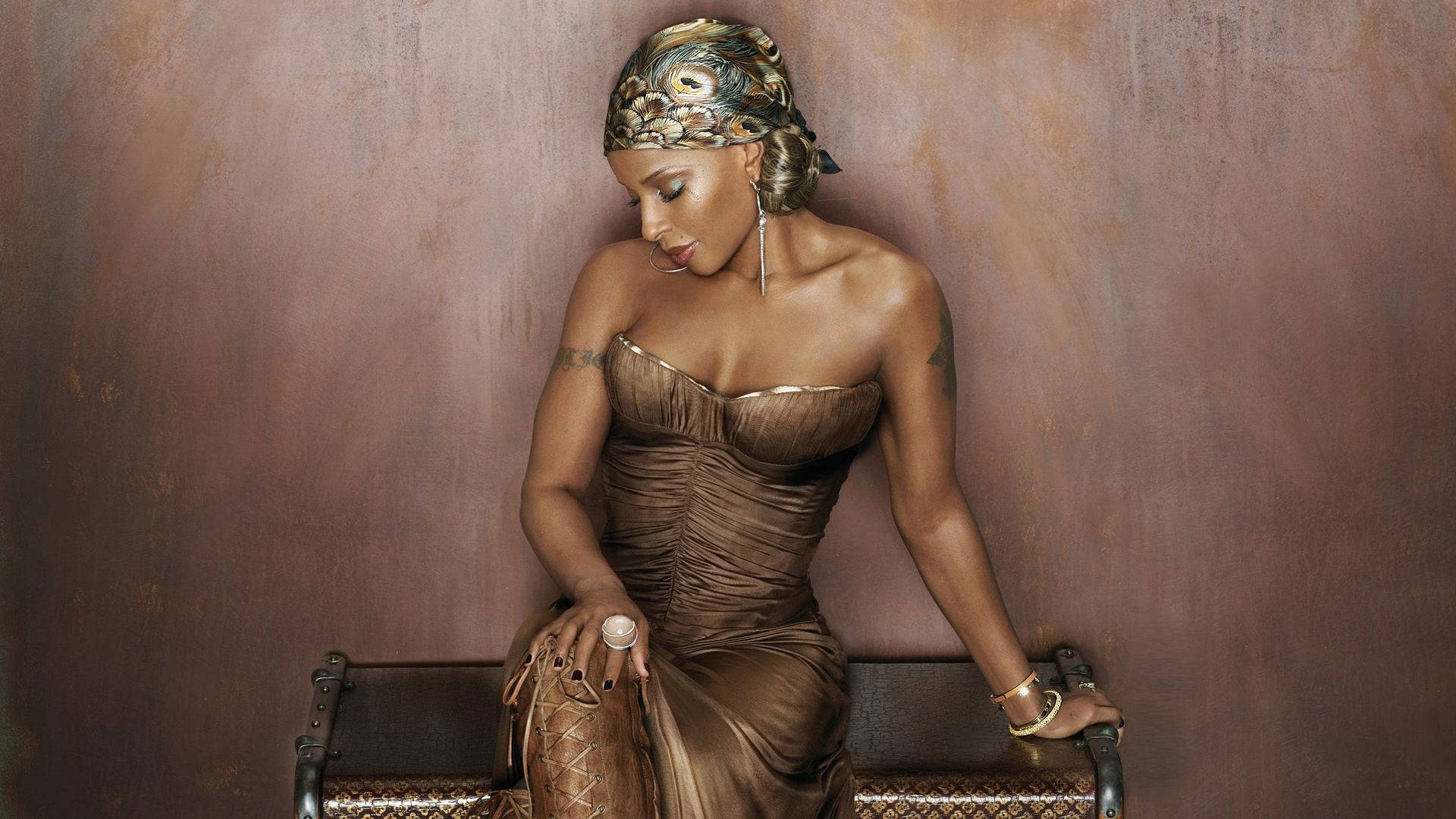 Mary J. Blige In A Dress By Markus Klinko