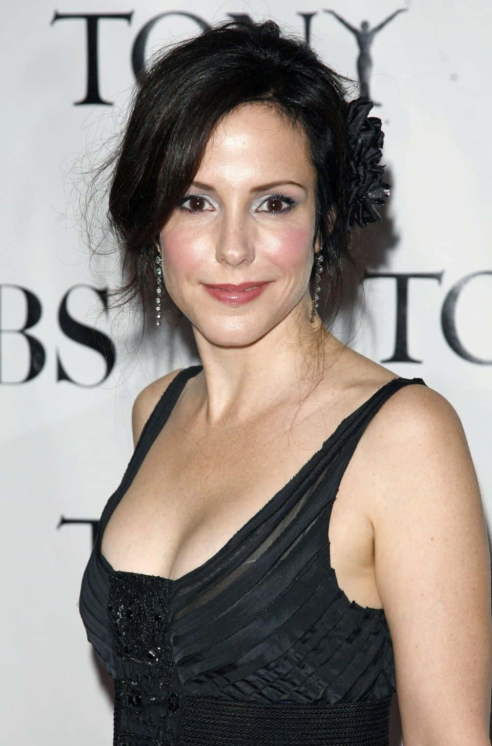 Mary-louise Parker - Elegant And Radiant Background