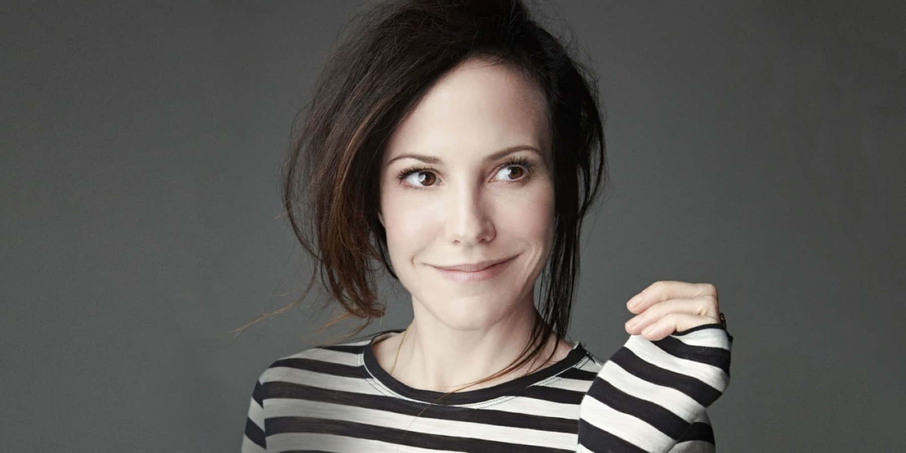 Mary-louise Parker Posing Effortlessly In A Stunning Portrait