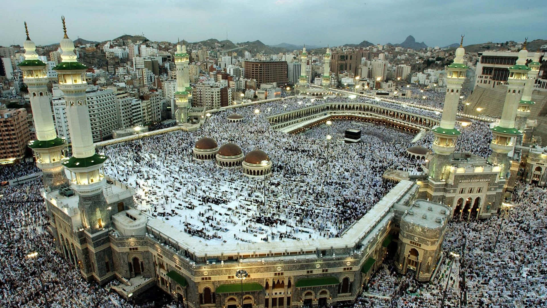 Masjidal Nabawi Crowded Prayer Background