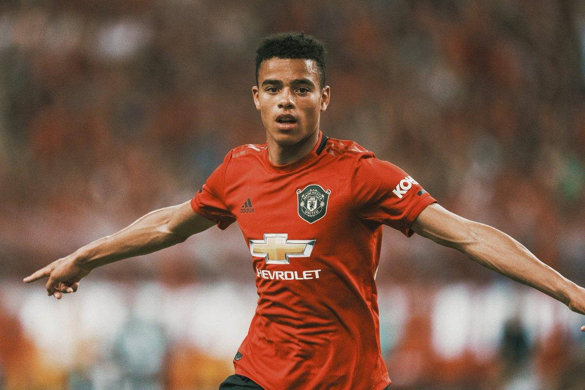 Mason Greenwood Arms Raised Background