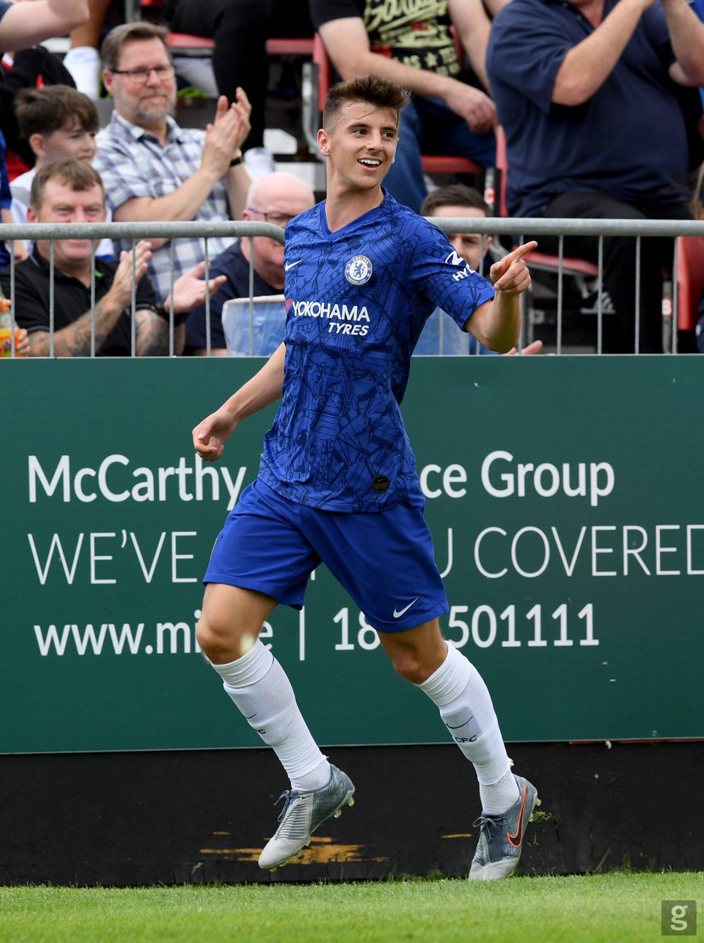 Mason Mount Point While Jogging Background