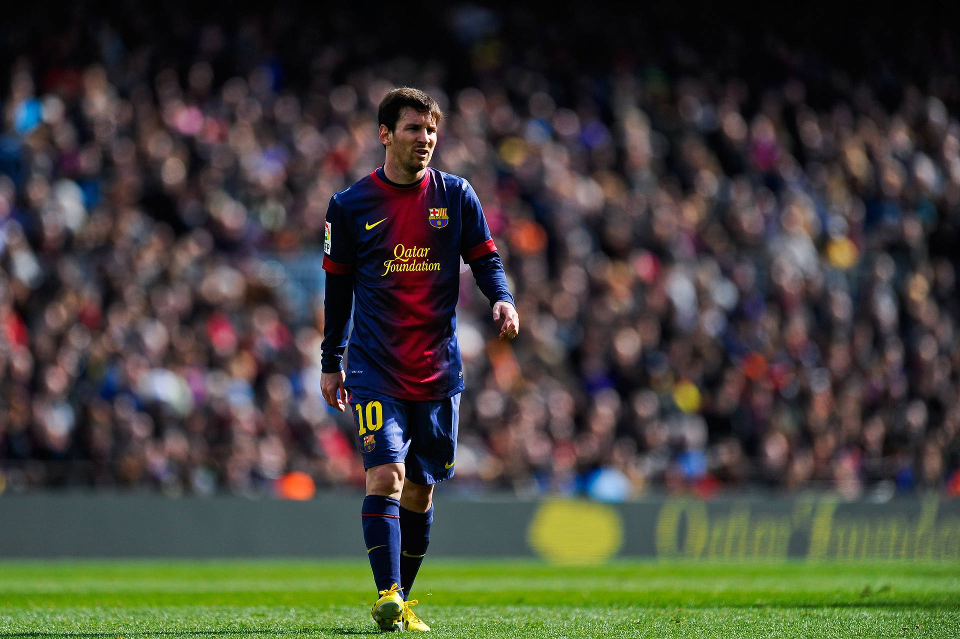 Massive Crowd Lionel Messi Background