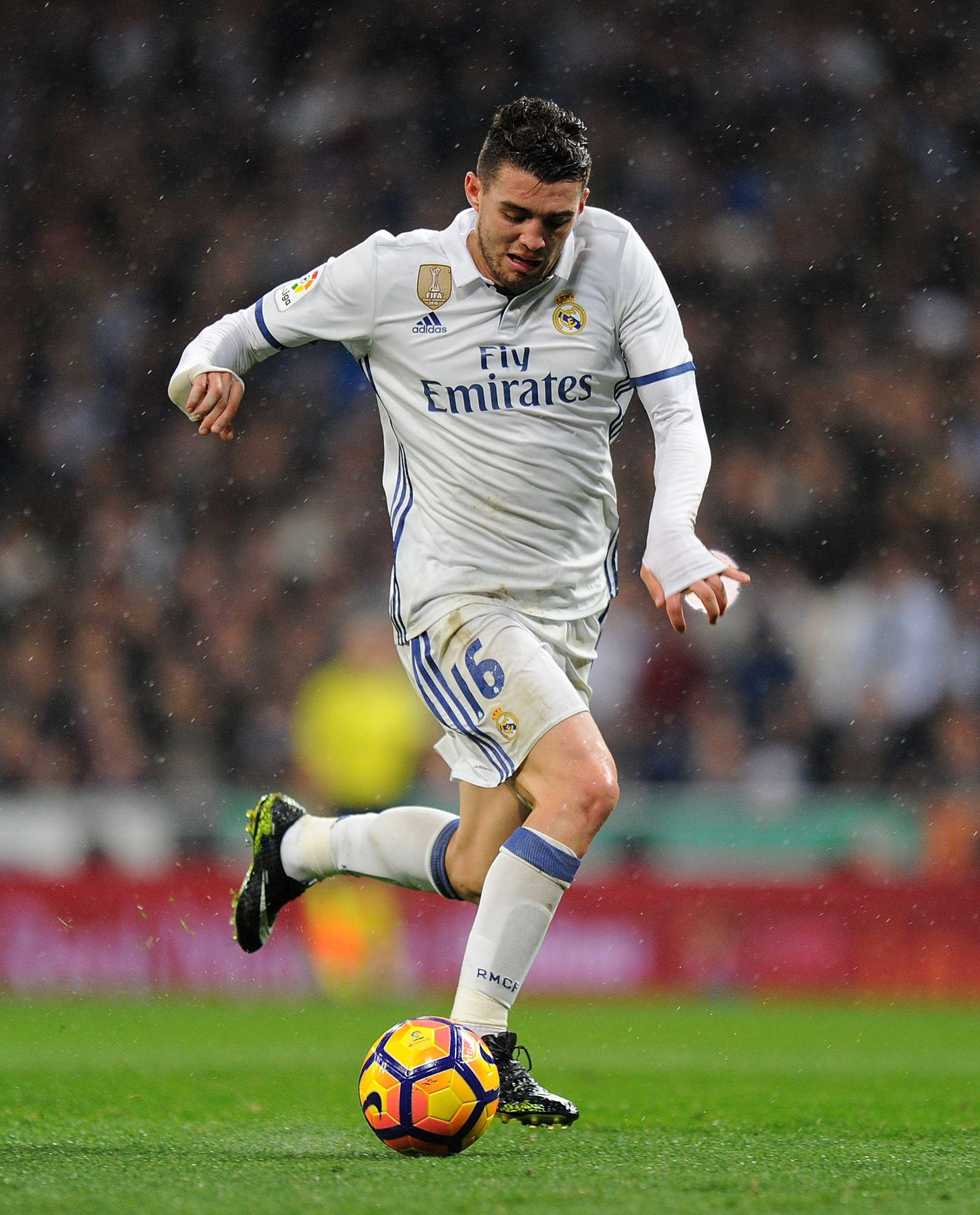 Mateo Kovacic Blurry Phone Background