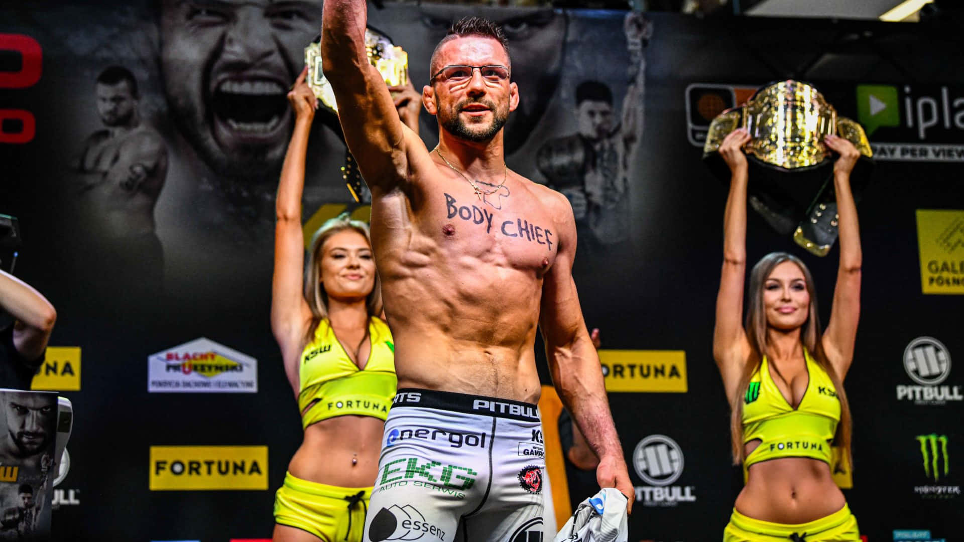Mateusz Gamrot Winner Background