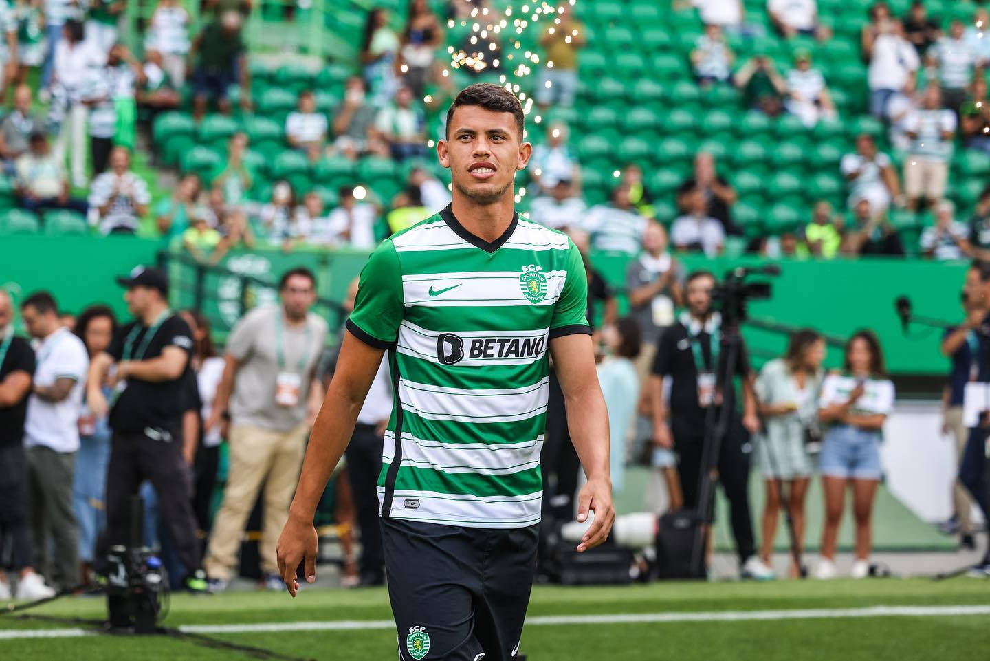 Matheus Nunes Walking On The Field Background