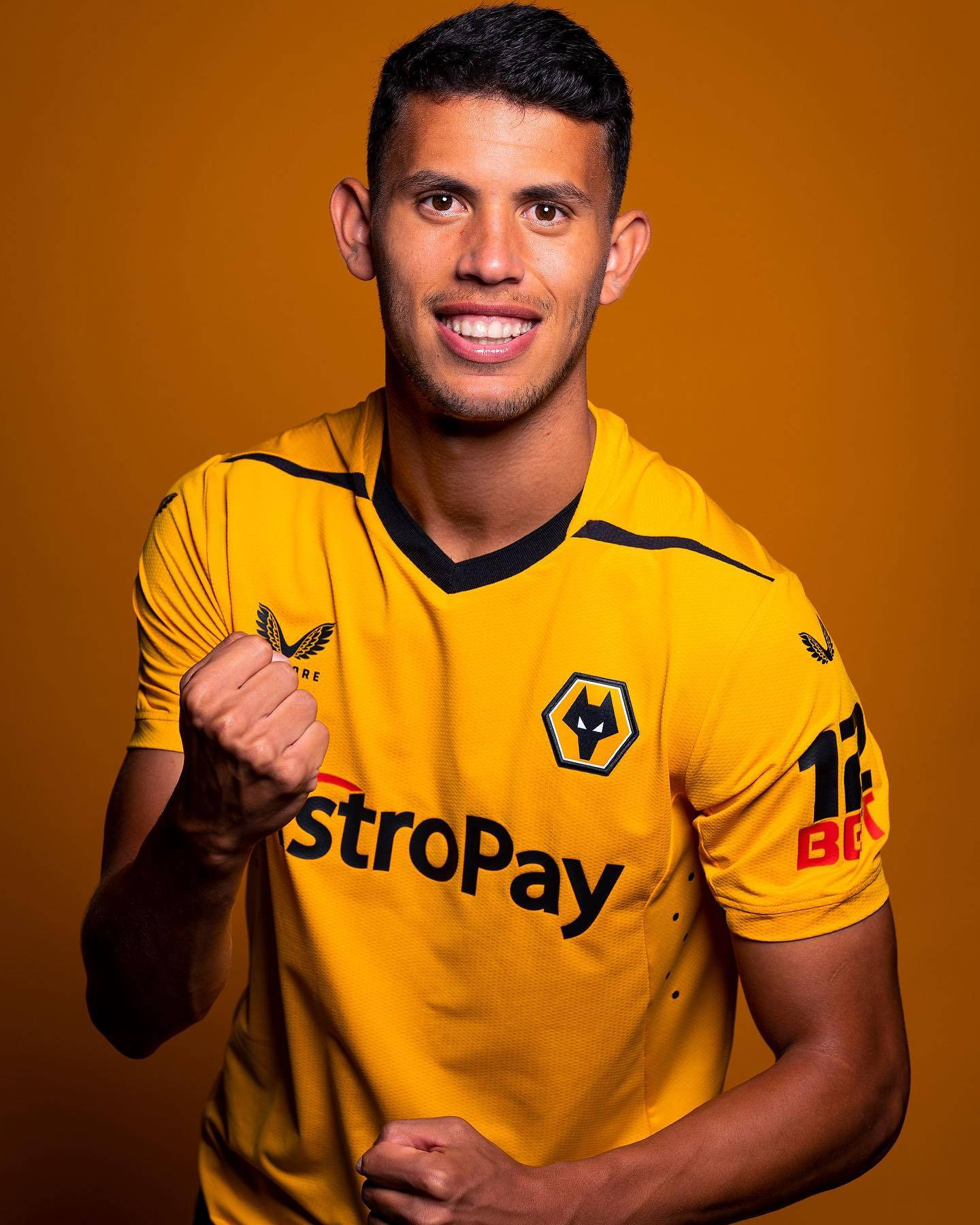 Matheus Nunes Wolverhampton Wanderers Fc Portrait Background