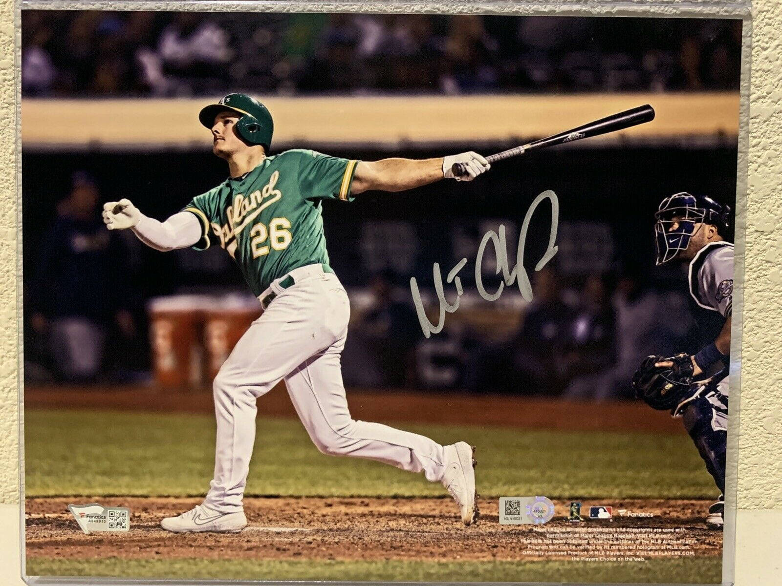 Matt Chapman Signed Photo Background