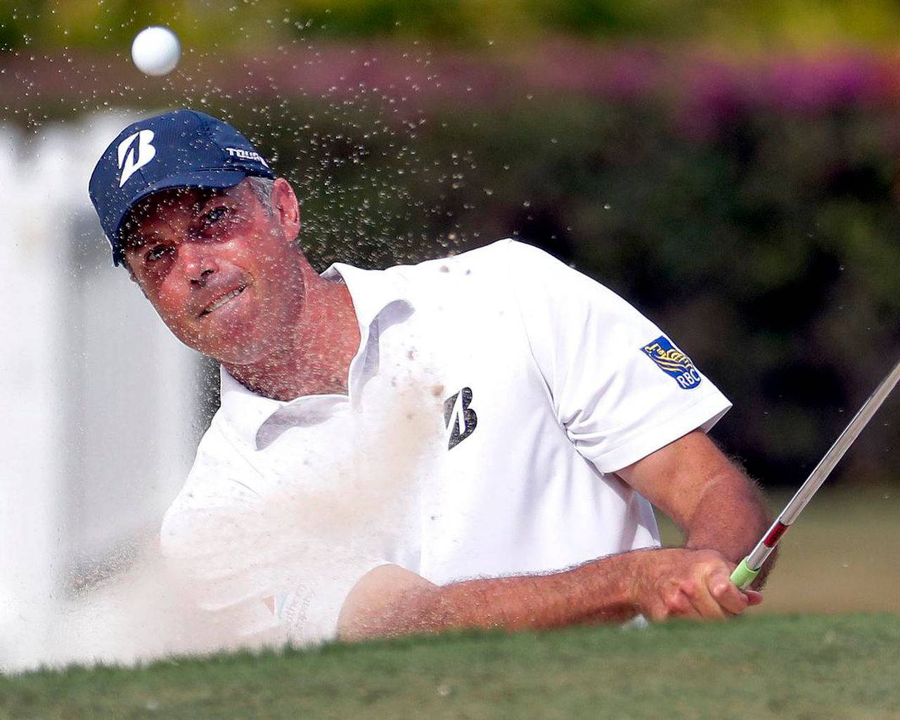 Matt Kuchar Hit Golf Ball Background