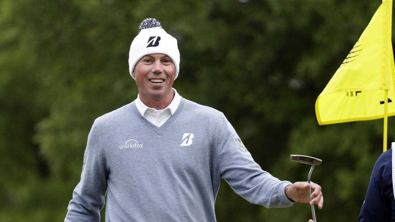 Matt Kuchar Wearing Bonnet Background