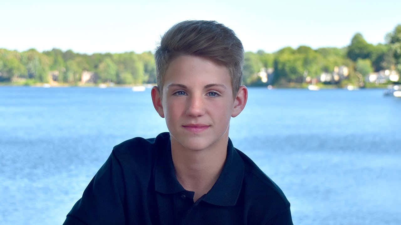 Mattyb By The River Background
