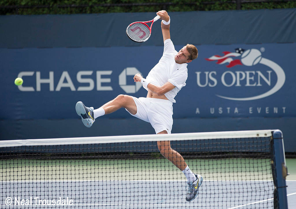 Max Mirnyi Us Open Jumping Stroke Background