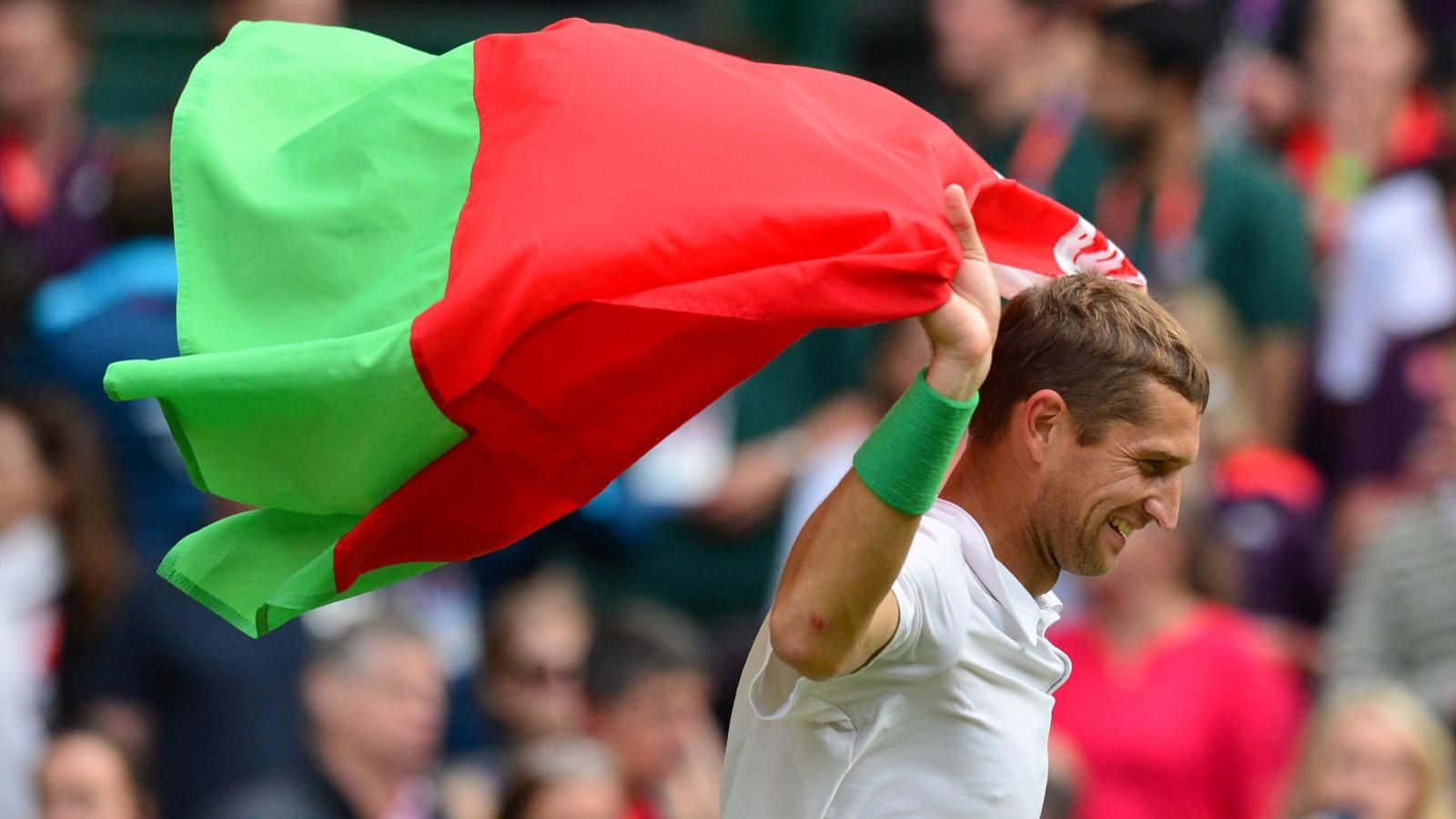 Max Mirnyi With Belarusian Flag