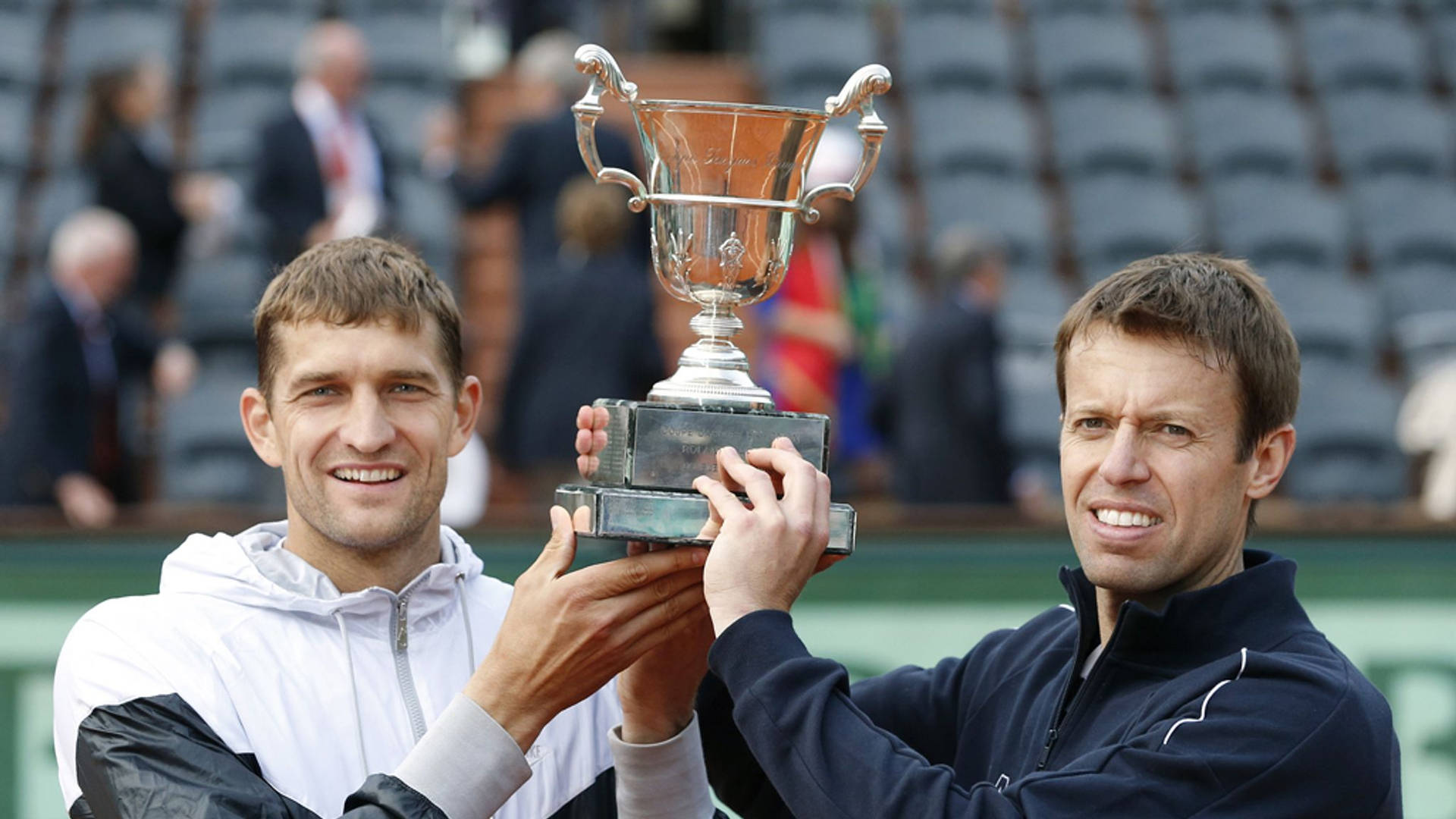 Max Mirnyi With Trophy And Partner