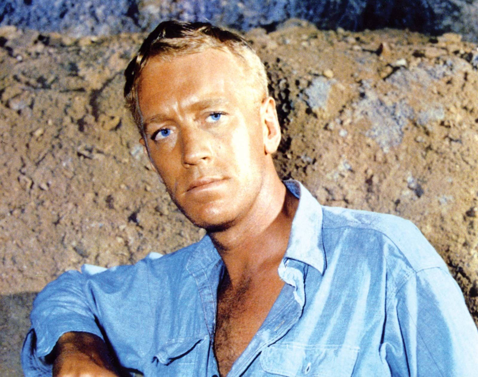 Max Von Sydow Blue Polo Background