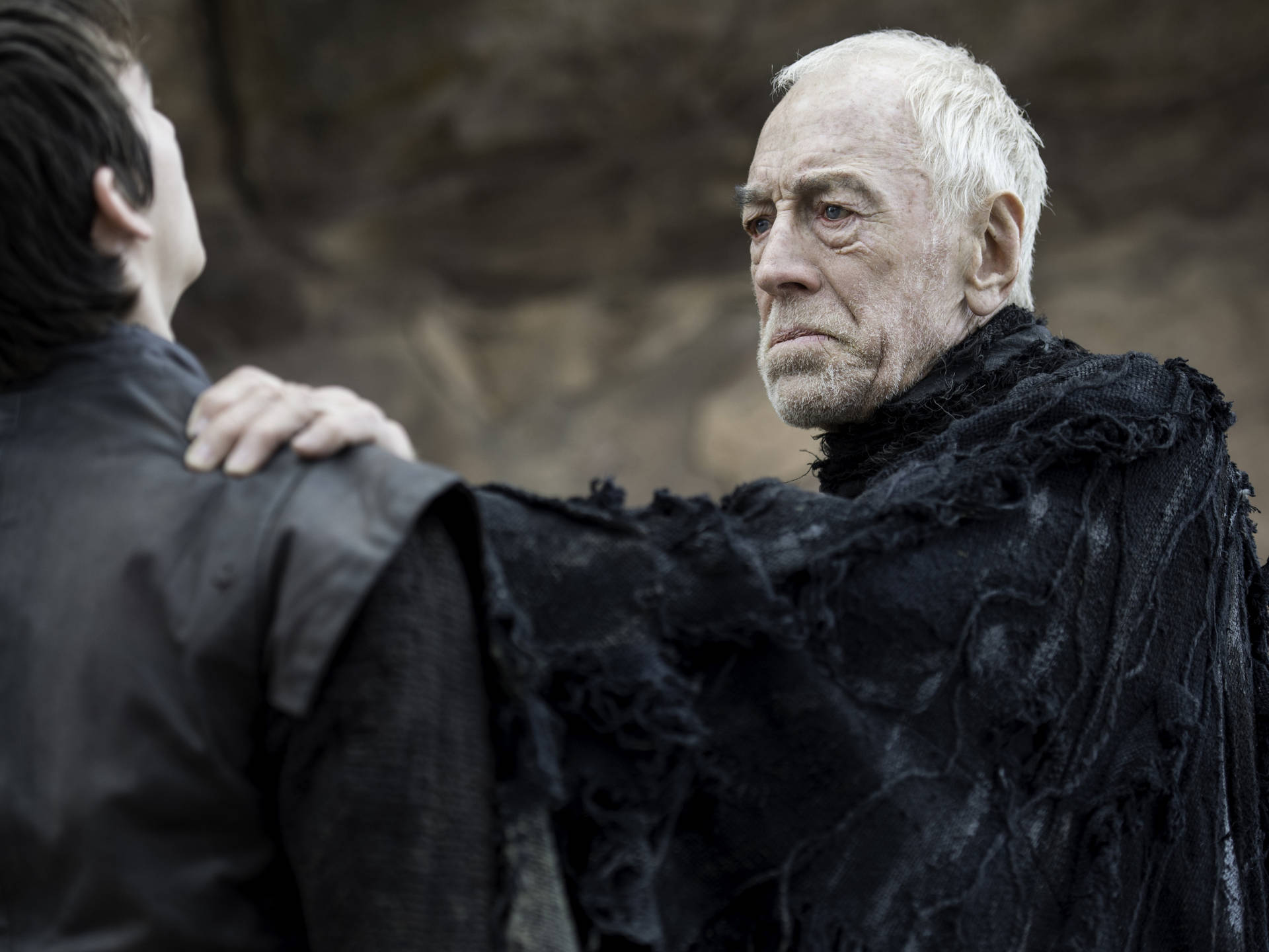 Max Von Sydow Hold Bran Stark Background