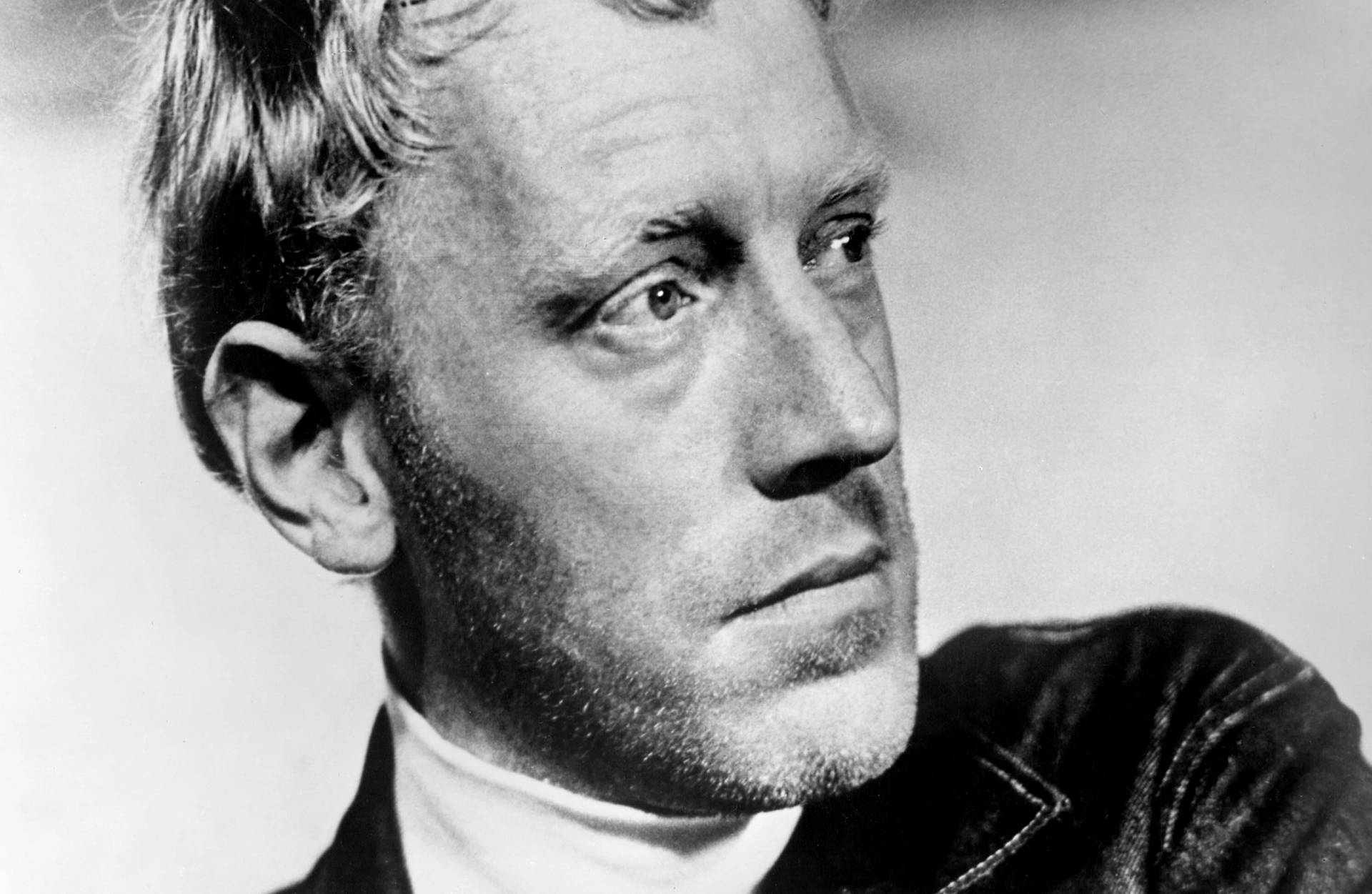 Max Von Sydow Side Profile