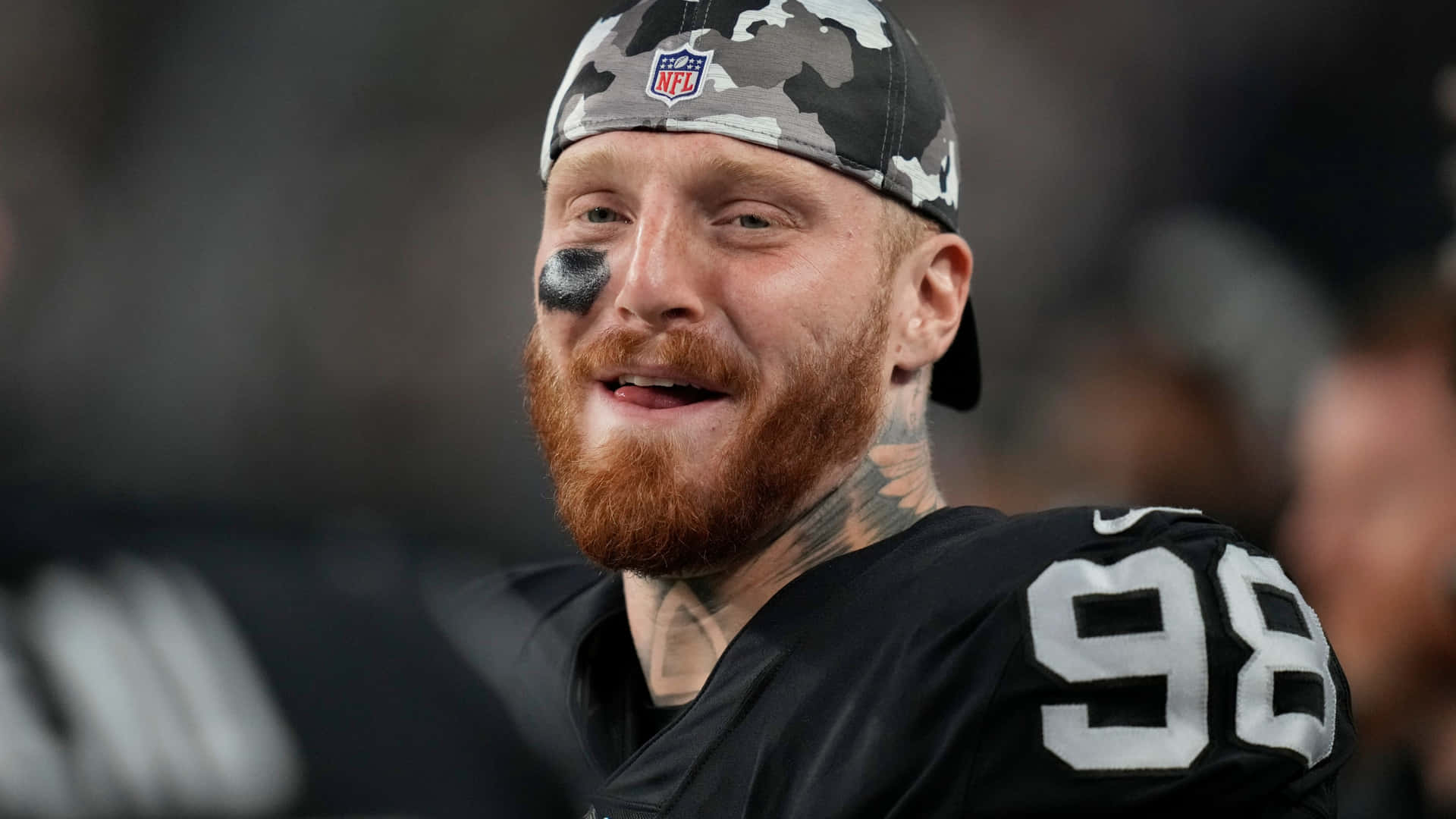 Maxx Crosby Nfl Defensive End For Raiders Background