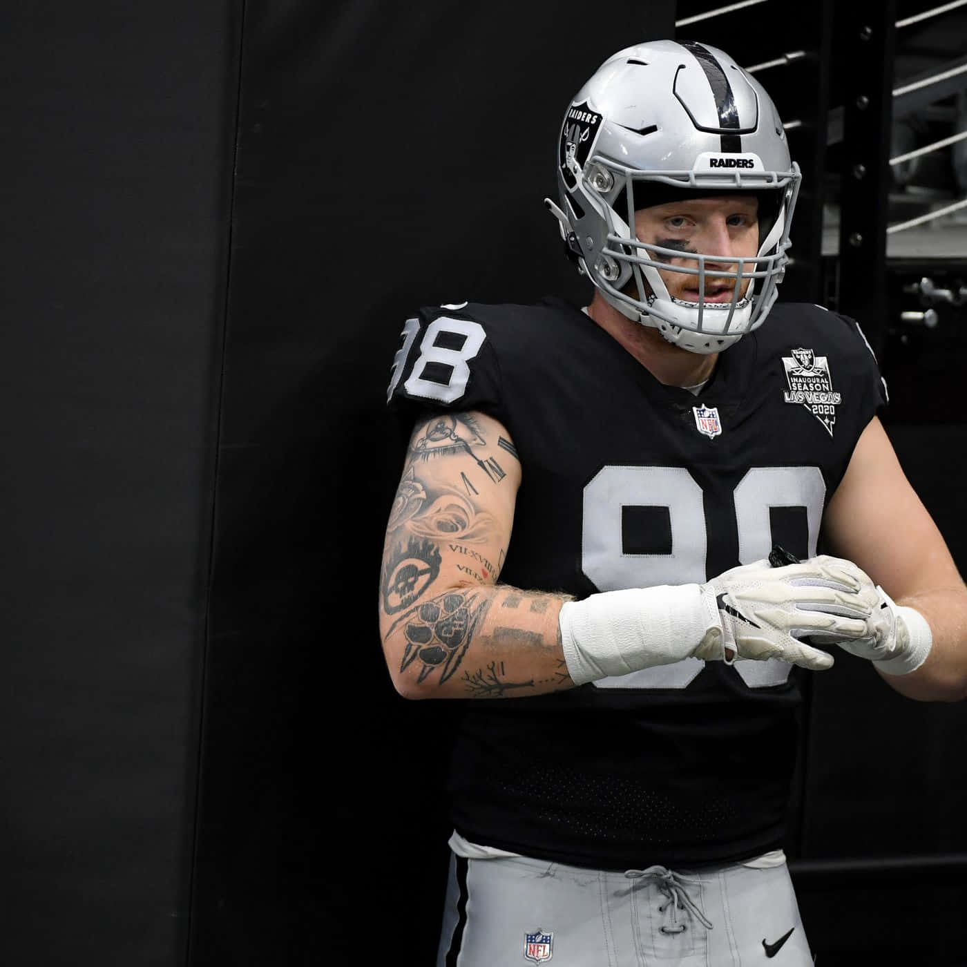 Maxx Crosby Professional Nfl Player Background