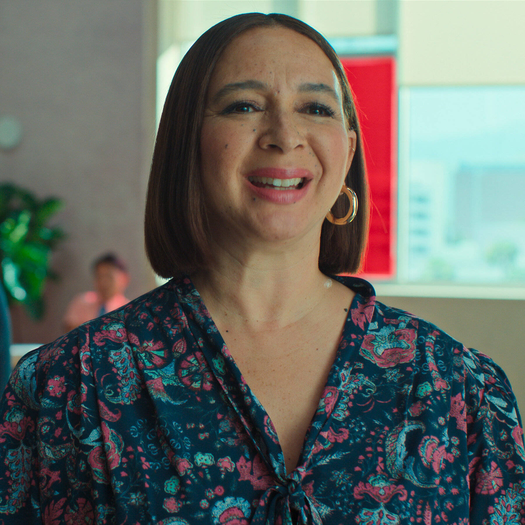 Maya Rudolph As Molly Novak Loot Still Background