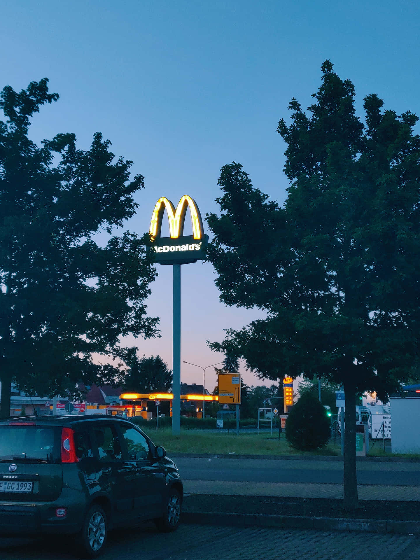 Mcdonald’s: A Home Of Delicious, Artful Delights. Background