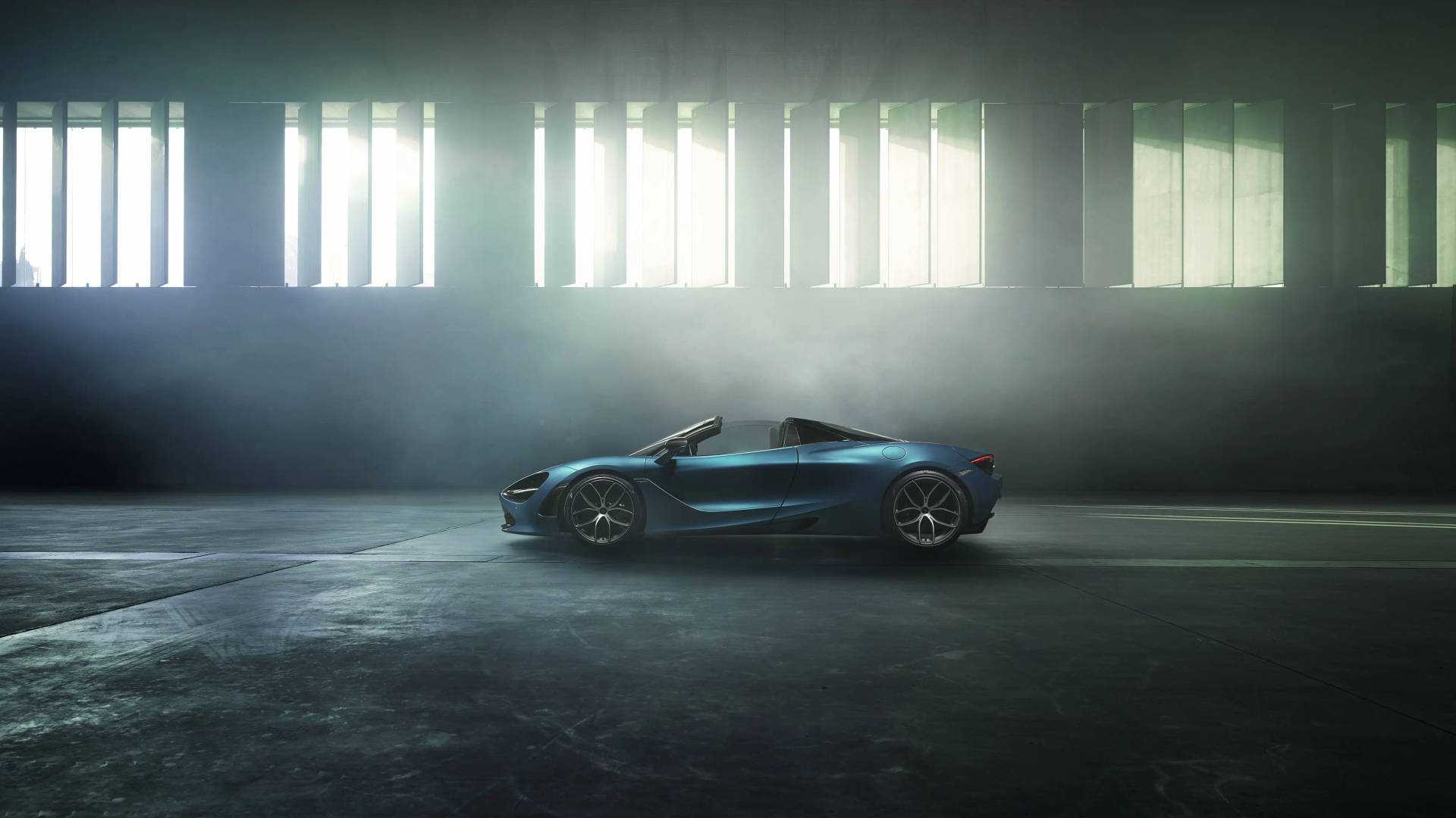 Mclaren Spyder And Fog Background