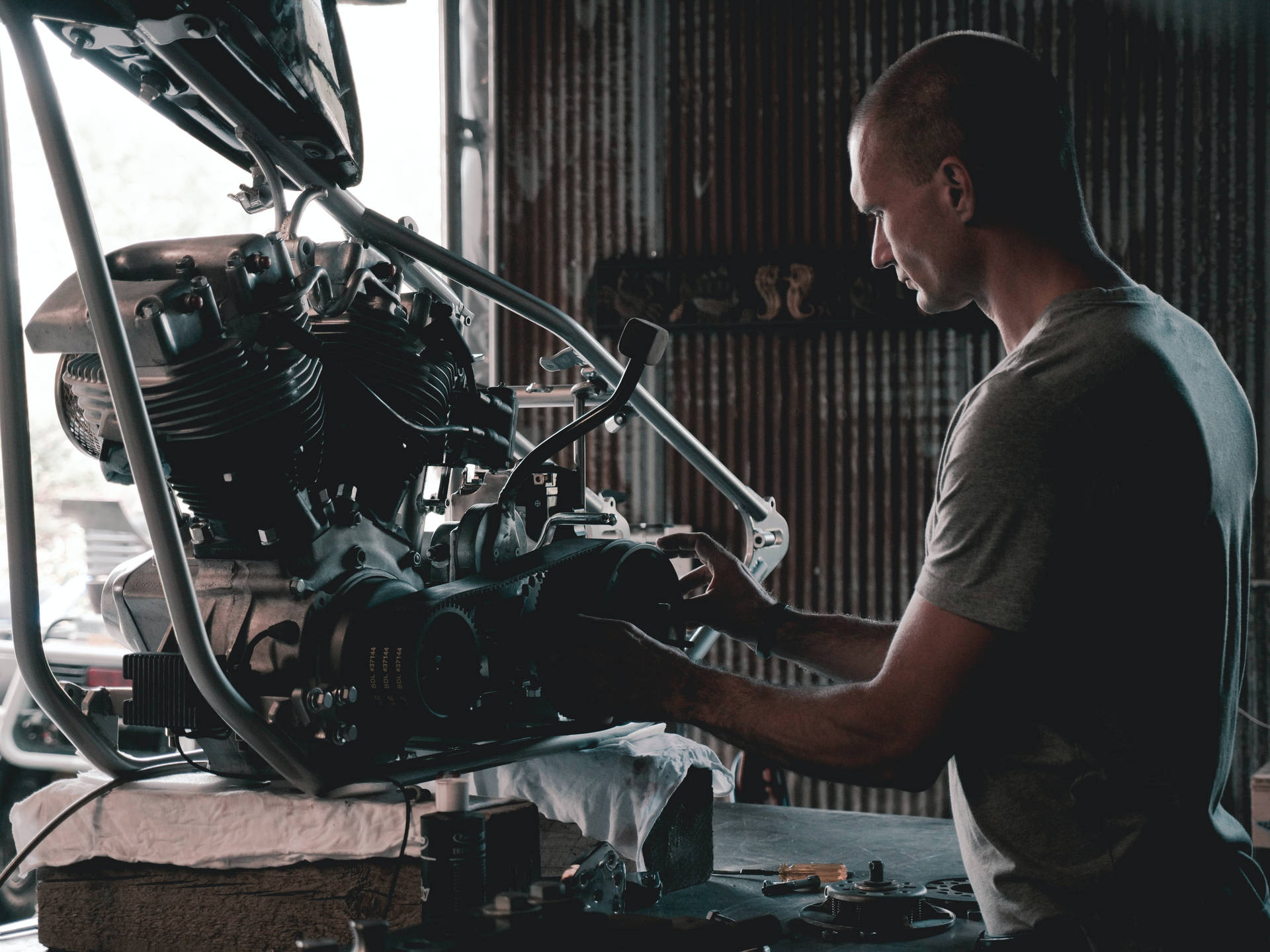 Mechanical Engineer Repairing Background