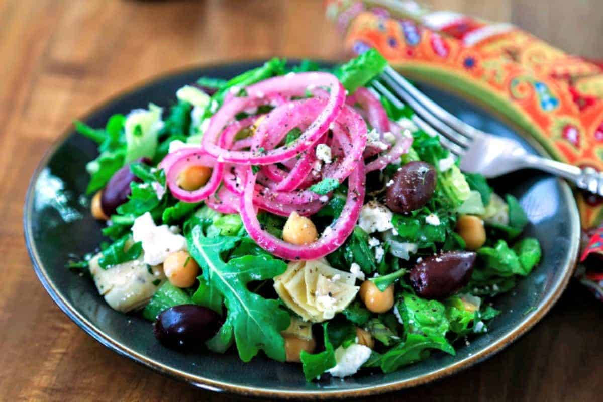 Mediterranean Arugula Salad With Red Onions