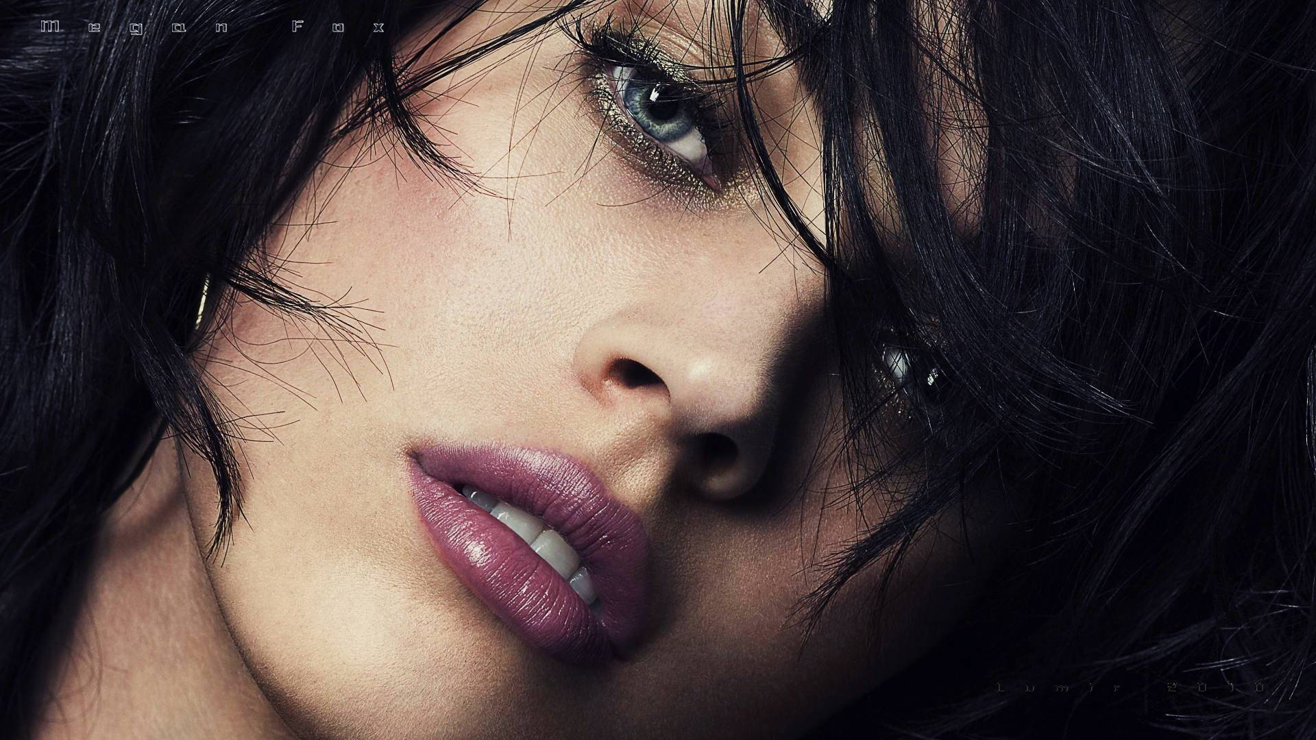 Megan Fox Hd Tangled Close-up Background