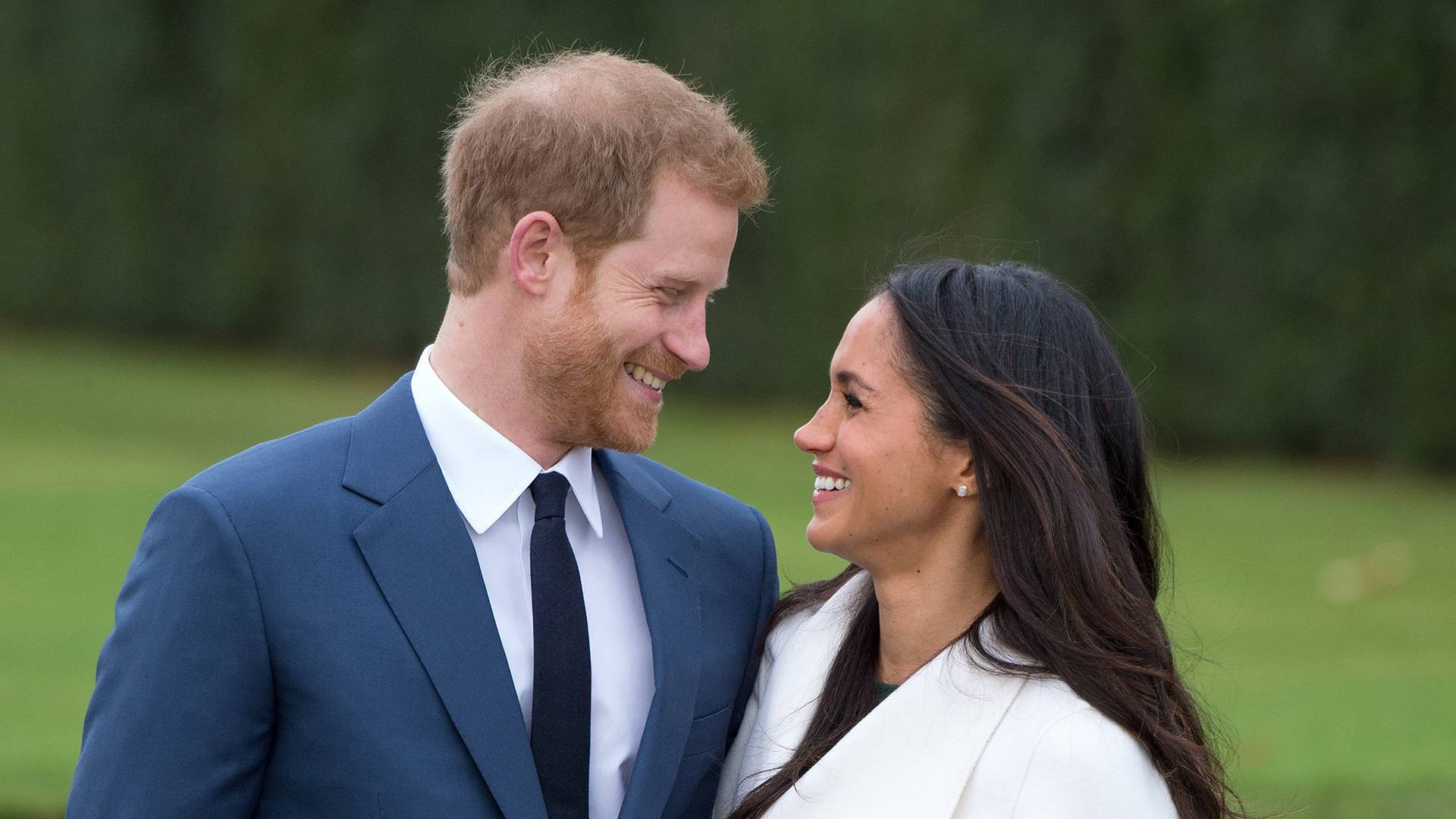 Meghan Markle And Prince Harry Inlove Background