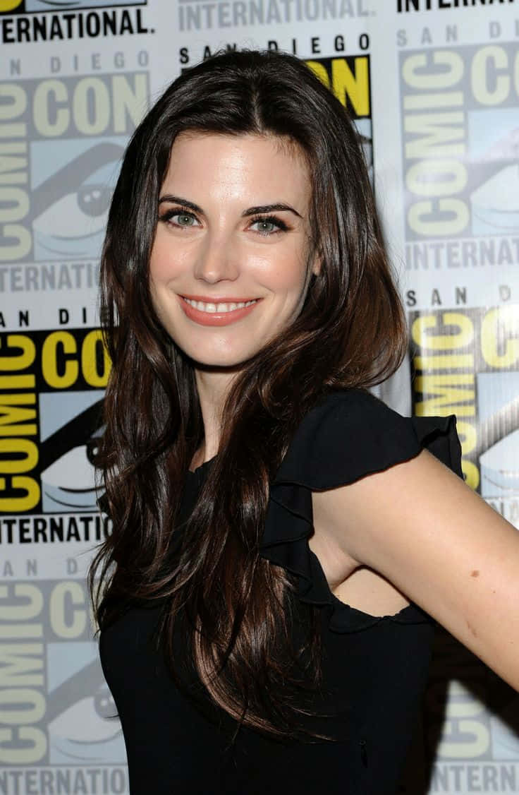 Meghan Ory Comic Con Portrait Background