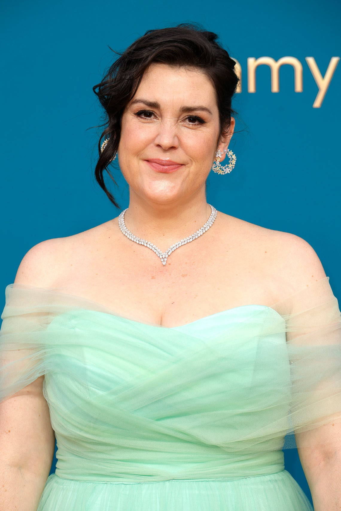 Melanie Lynskey Kiwi Actress Mint Gown Background