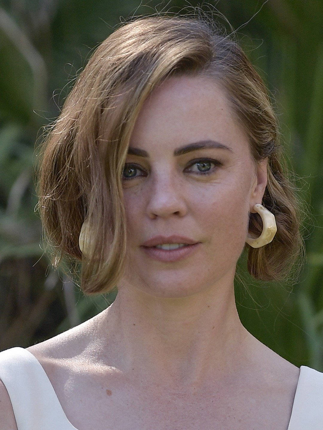 Melissa George Short Hair Background