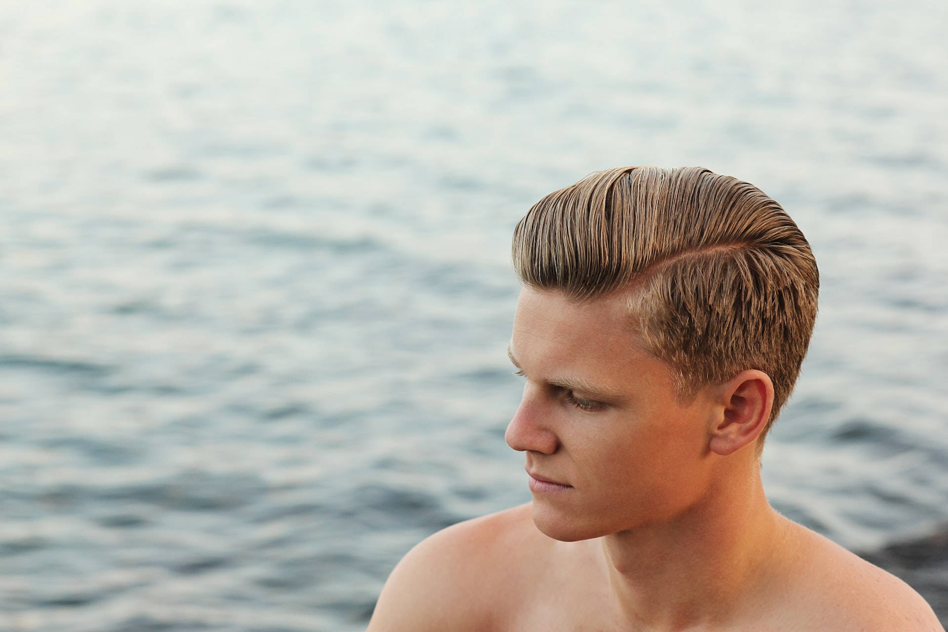 Mens Haircut Classic Side-parting Background