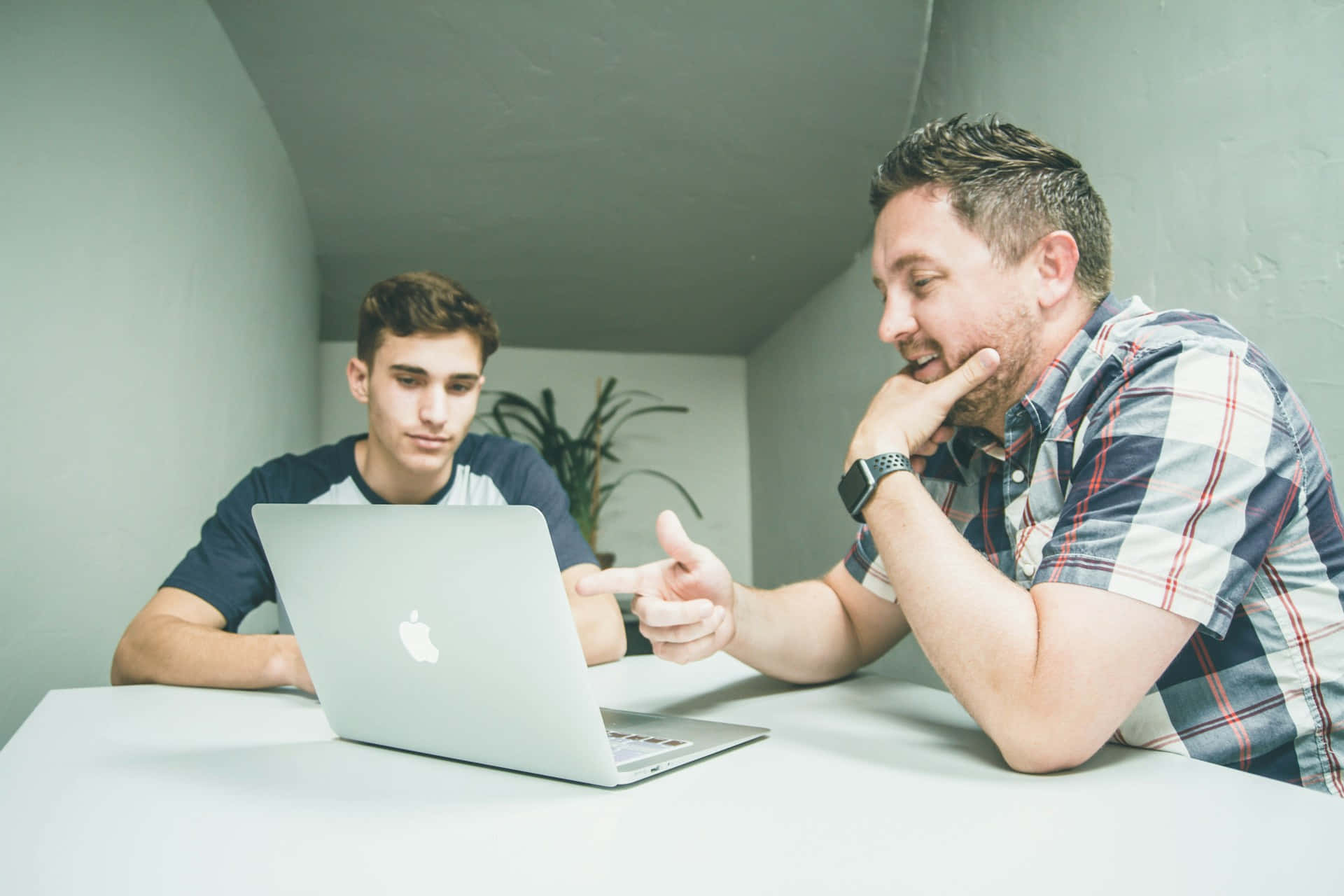 Mentoring Sessionat Work Background